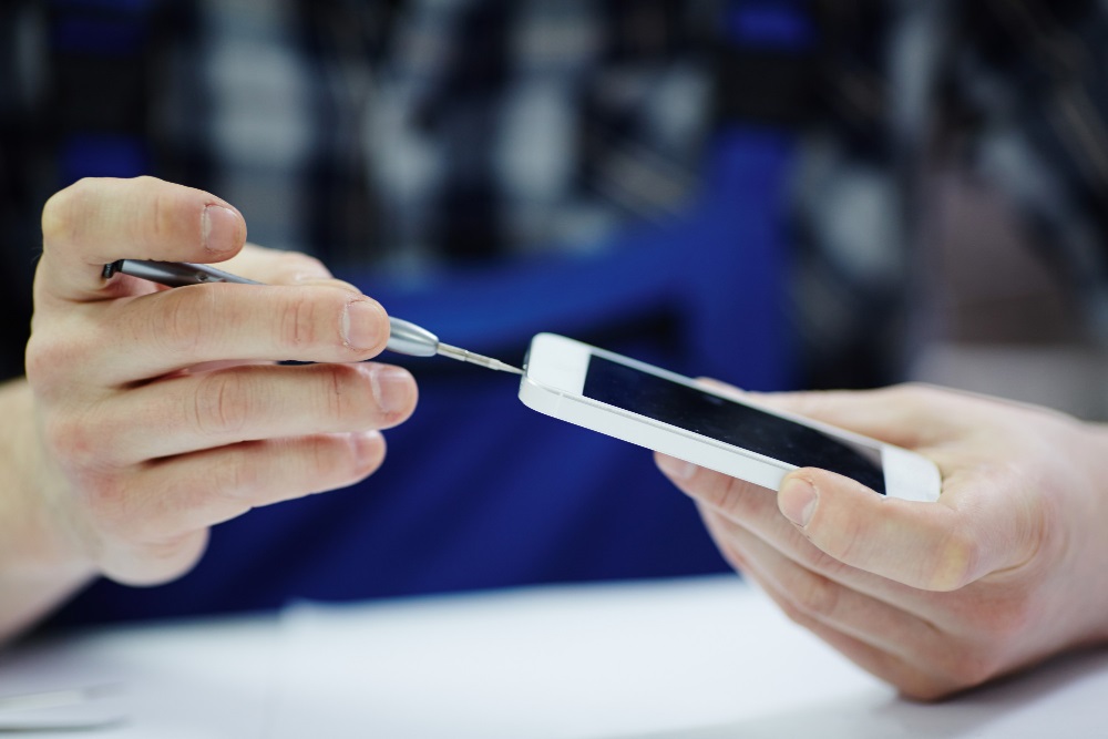 Bonifiche telefoniche: come proteggere dati e comunicazioni